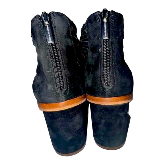 Vince Camuto Women's black suede Kestal Cage Sandals - Size 9. GUC - Picture 3 of 6